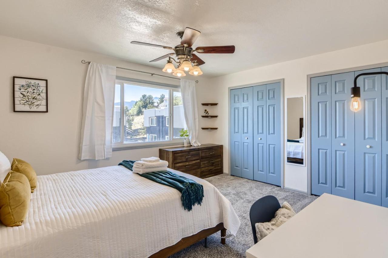 Rare Find Modern Townhome In The Heart Of Old Colorado City Colorado Springs Exterior foto